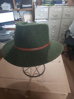 Felt dress hat