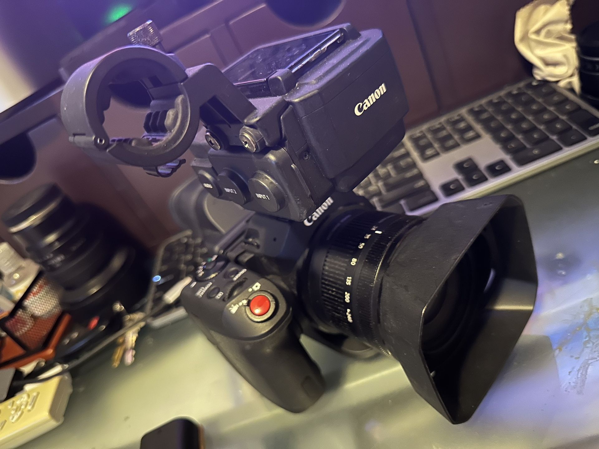 Canon CX15 4k + battery and charger