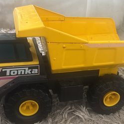 Tonka classic durable steel dump truck