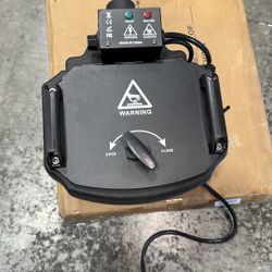 3500W Low Fog Machine Dry Ice Effect Smoke Fog Manual 110V with two handles on the top for large stage performances, parties, celebrations, bars, wedd