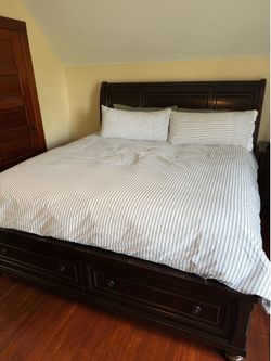 King bedroom set (frame, mattress, mattress topper, dresser, mirror, nightstand)