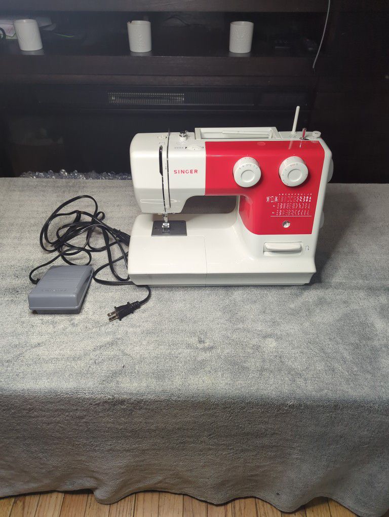 Singer Sewing Machine E96670