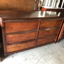 SOLID WOOD DRESSER/6 DRAWER 