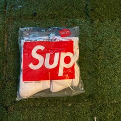 Supreme x Hanes Crew Socks 4-Pack