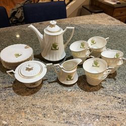 Vintage Syracuse China Viking Tea Set for 8 – Mid Century Gold Trim