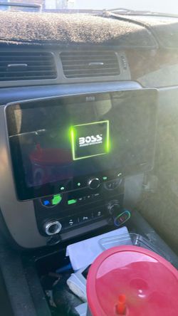 Boss audio stereo, 1200 watts kicker amp, 4 -12” cvr kicker subwoofer and box super loud