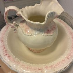 Beautiful Vintage Face Wash Set