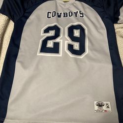 Mens large Cowboys Jersey #29
