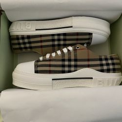 Burberry Shoes 