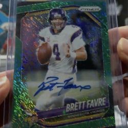 Brett Favre Green Shimmer /5 Auto NFL FOTL