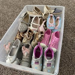 Great Deal Of  Girls Shoes!  Sizes 7 To 9