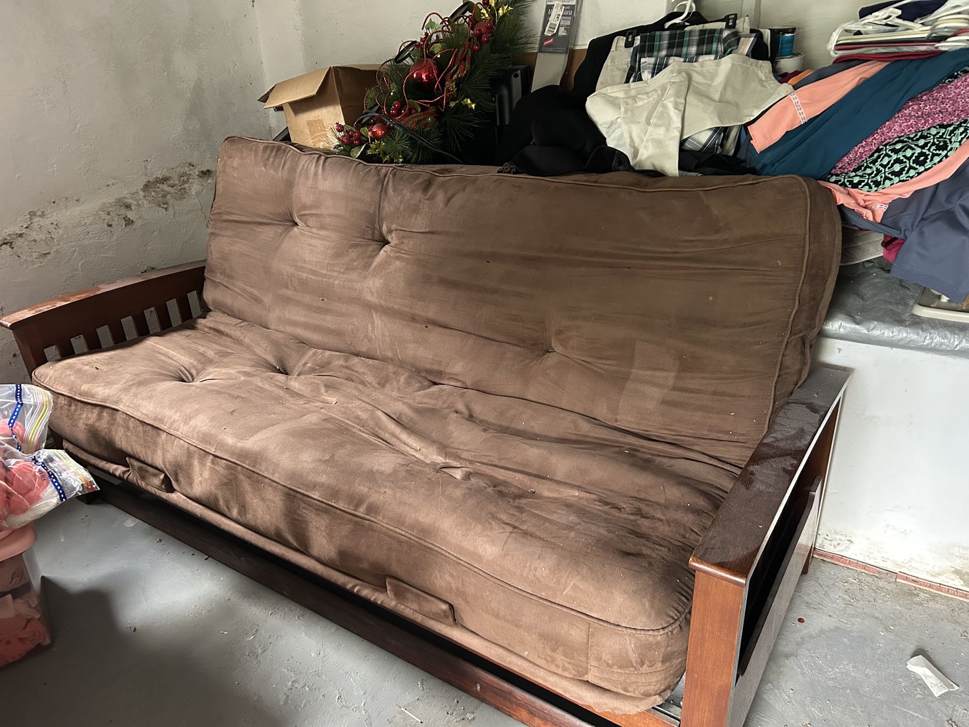 Futon Brown