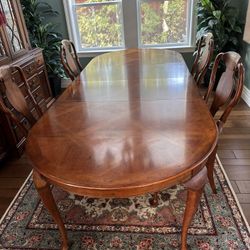 Dinner Table And Chairs 