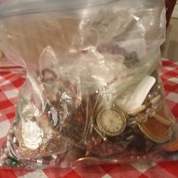 3.5lbs All Wear /Resale Vintage Jewelry Lot