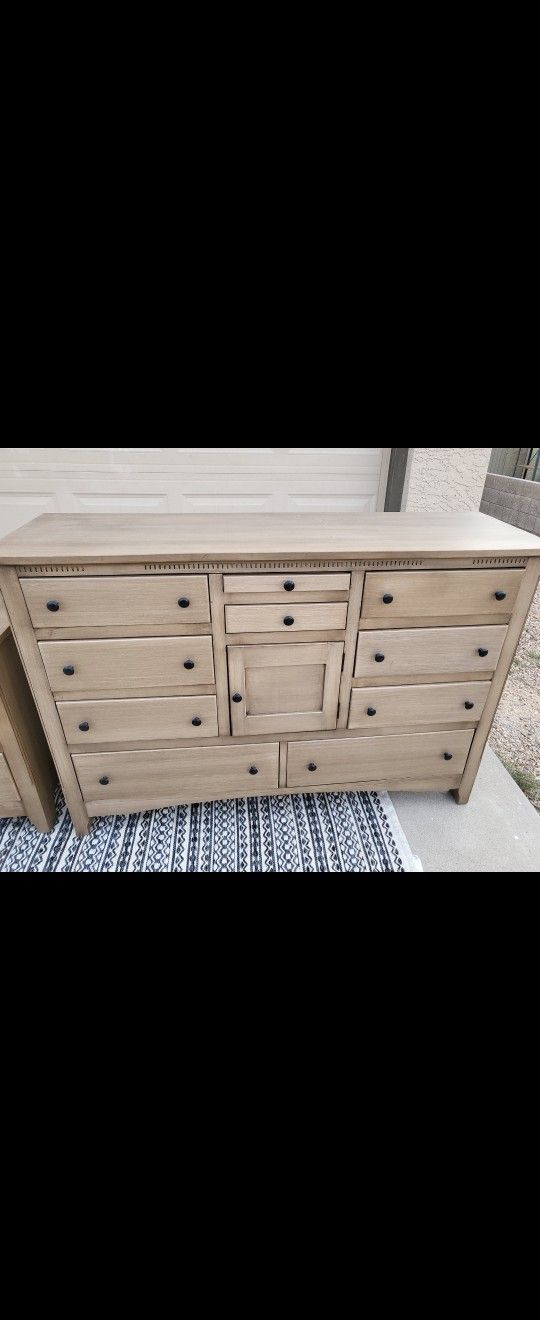 Gorgeous Dresser