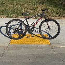 Mongoose Excursion 21 speed mountain bike with 27.5” wheels