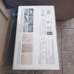 Cordless robotic pool cleaner