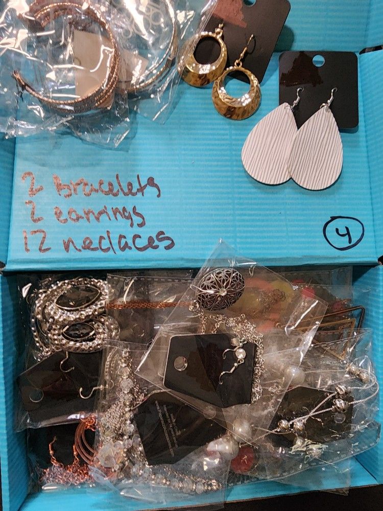 16 Pieces Of Jewelry