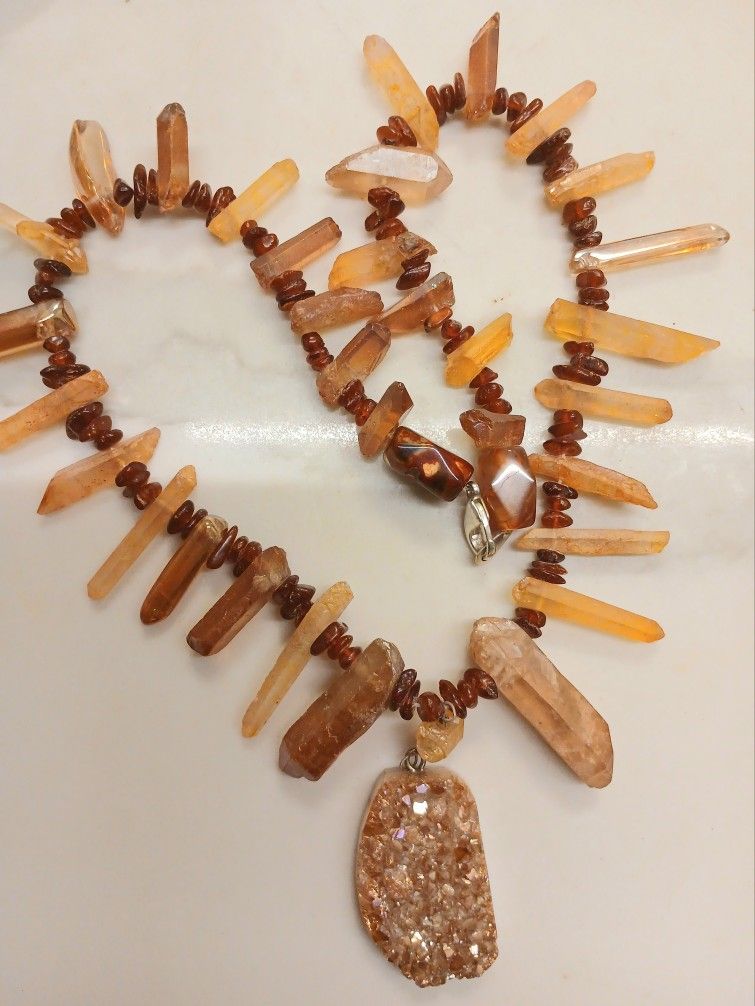 New HANDMADE SPARKLY PEACH CRYSTAL POINTS NECKLACE DRUZY PENDANT