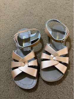 Women’s size 6 salt water sandals