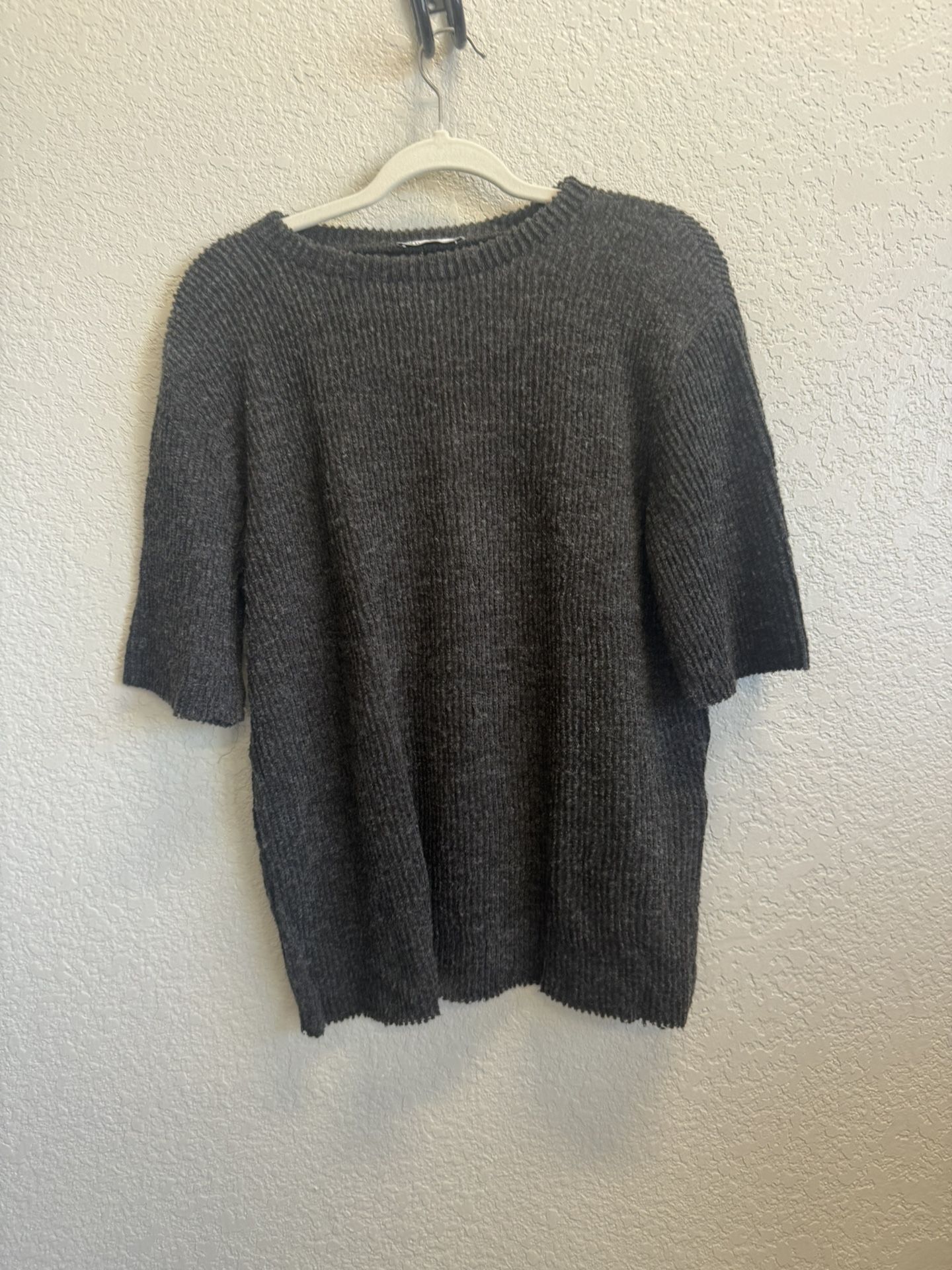 Zara Men’s Charcoal Knit Shortsleeve Top Size Small
