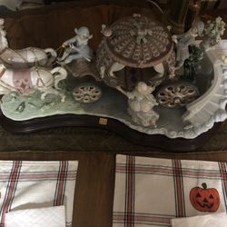 LLADRO limited edition At the stroke of twelve. 