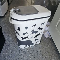 Storage Pet Food good condition