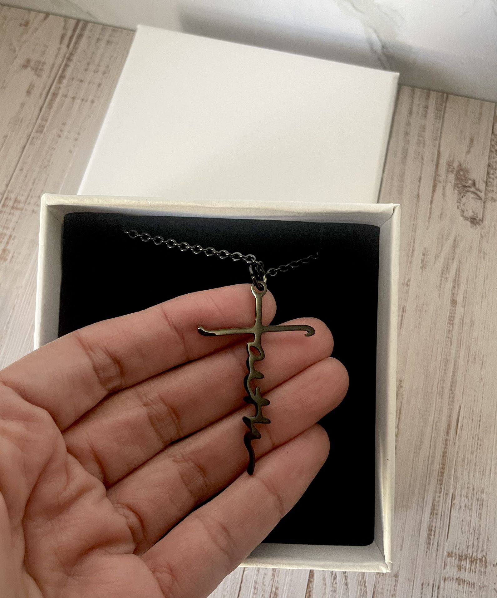 Brand New Beautiful Ladies Black Faith Cross Necklace