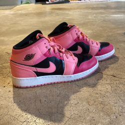 Pink Jordan 1 Mid