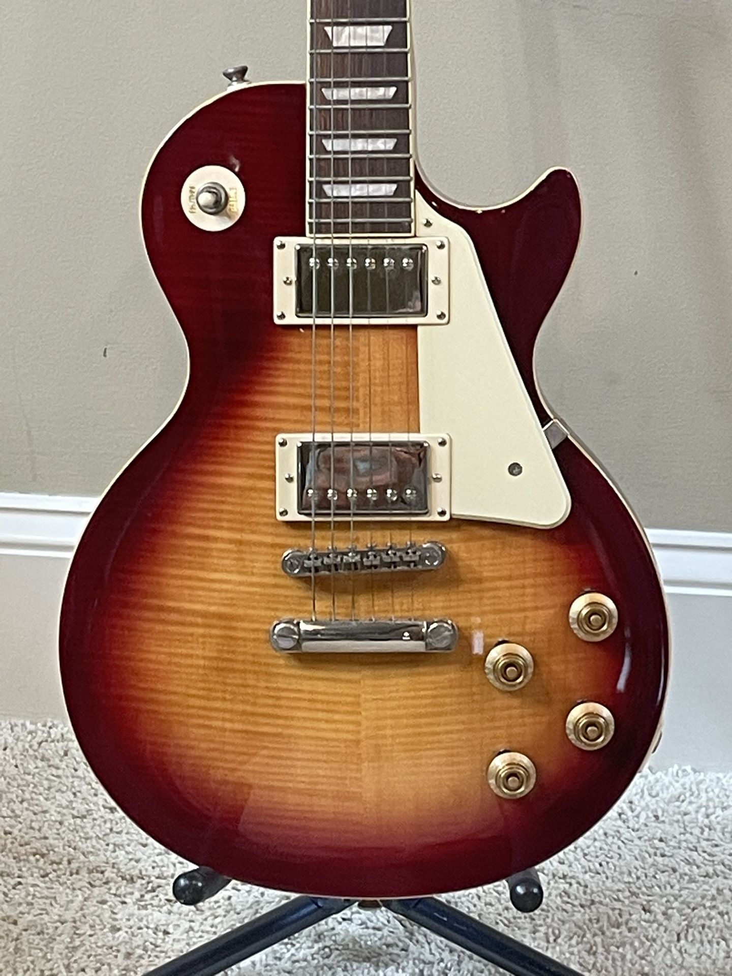 Like New! 2020 Epiphone Les Paul Standard ‘50s Electric Guitar