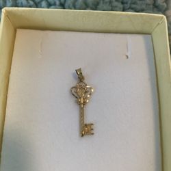 10k Gold Key Charm