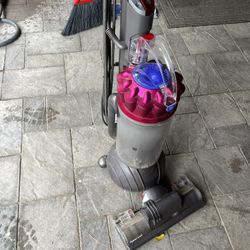 Dyson Vacuum 