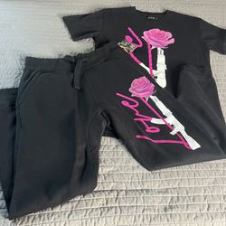 Love jogger and t-shirt set outfit