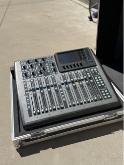 Behringer X32 Compact