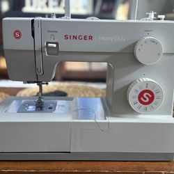 SINGER Heavy Duty 4423 Sewing Machine