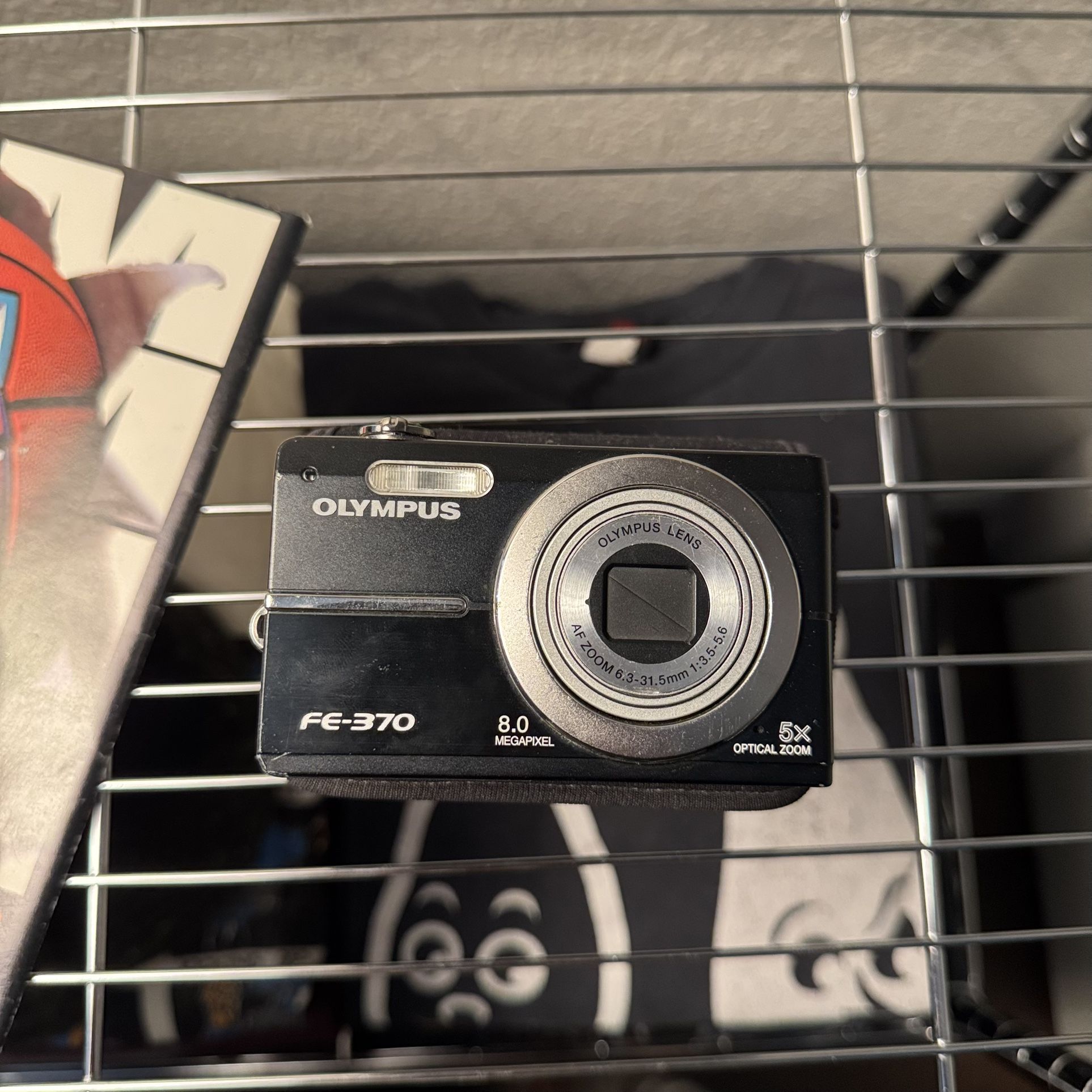 Olympus FE-370 Camera