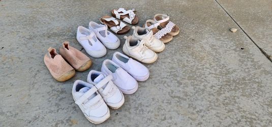 Kids Shoes Size 5/6