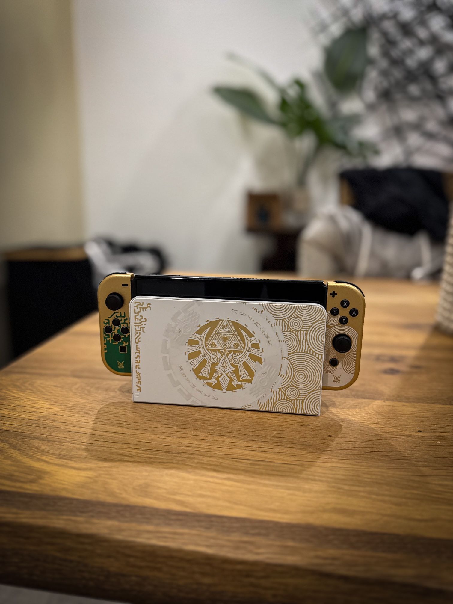 Nintendo Switch OLED Zelda Tears of the Kingdom Edition