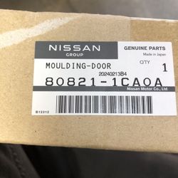 80821-1CA0A 09-17 Infiniti QX70 Left Front Door Belt Molding