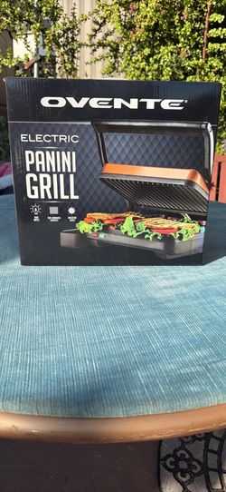 NEW IN BOX PANINI GRILL !!
