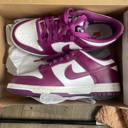 Nike Dunk Low Size 5.5