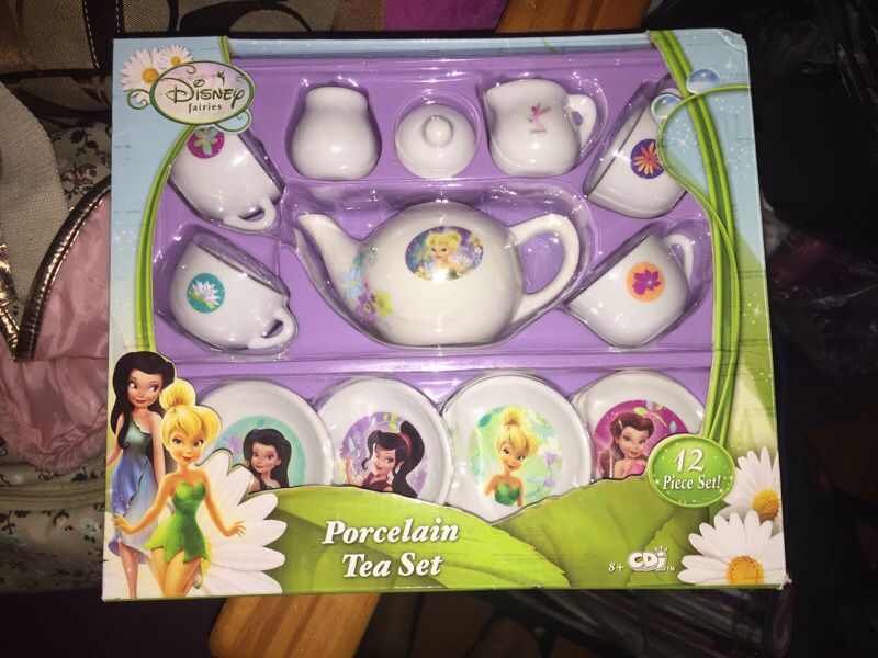 Porcelain 12 pc tea set (Tinker Bell)