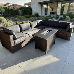 New inbox patio set (we finance and deliver)($54 down)(90 day no interest payment plan)