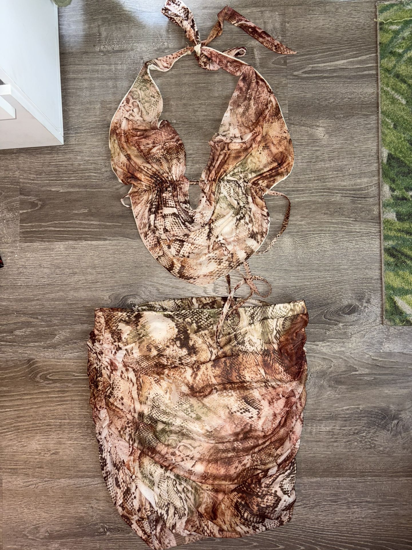 Large Halter Backless Set