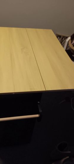 Kitchen Thing On Wheels With Drop Leaf N Drawer  And Storage Brand New