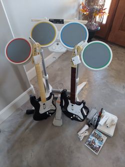 Rock Band bundle with console Rockband Guitar Hero