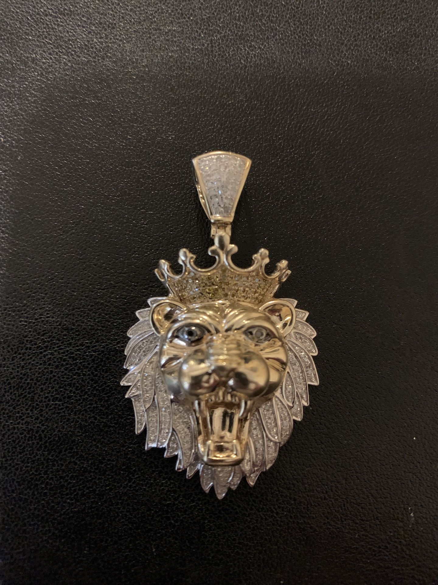 Beautiful 10k Lion Charm