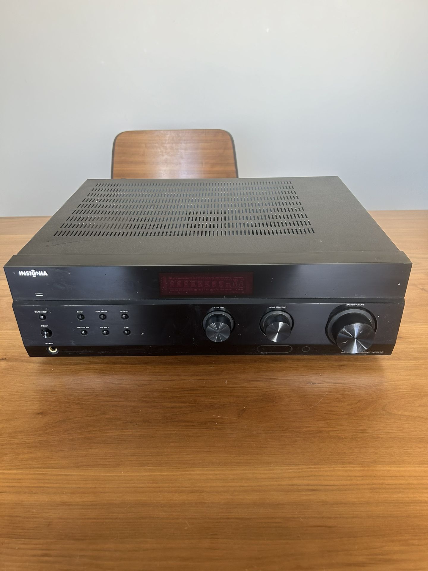 INSIGNIA NS-R2001 AM/FM Stereo Receiver