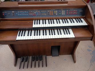 Old fashion Organ with leather bench