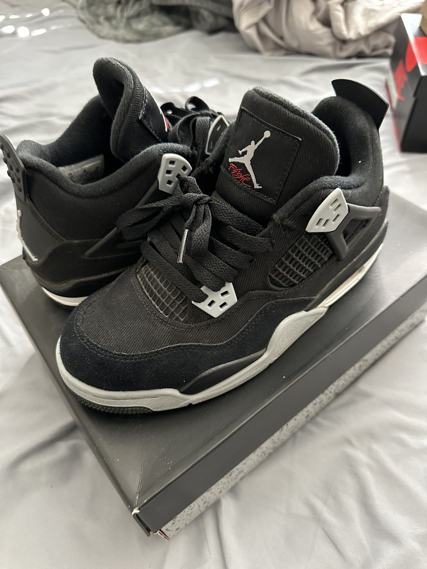 Black Canvas 4s 5.5